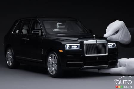 Réplique en miniature du Rolls-Royce Cullinan, trois-quarts avant